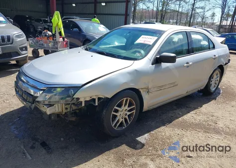 2010 Ford Fusion S из США, поврежденный, VIN 3FAHP0GA6AR400326